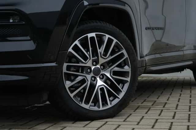 Jeep Compass (2025) thumbnail 3