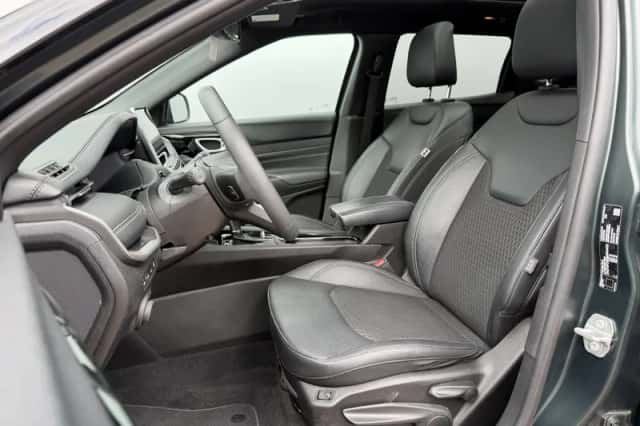 Jeep Compass (2021) thumbnail 2