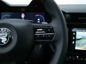 Alfa Romeo Junior (2025) thumbnail 23