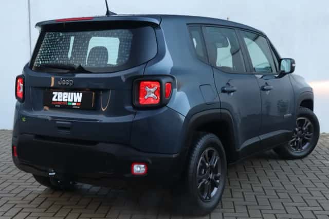 Jeep Renegade (2023) thumbnail 2