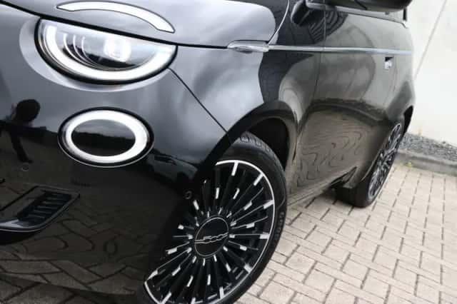 Fiat 500C (2023) thumbnail 4