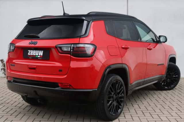 Jeep Compass (2024) thumbnail 2