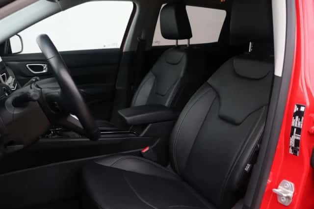 Jeep Compass (2024) thumbnail 3