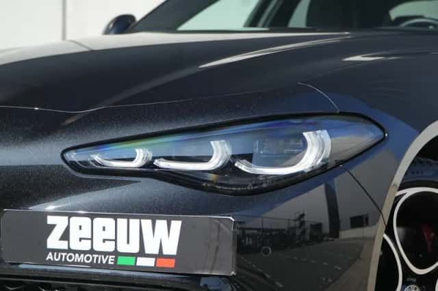Alfa Romeo Giulia (2023) thumbnail 6