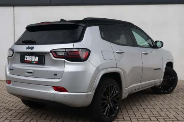 Jeep Compass (2022) thumbnail 2