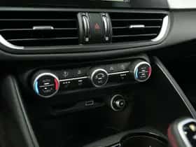 Alfa Romeo Giulia (2023) thumbnail 44