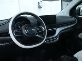 Fiat 500e (2023) thumbnail 4