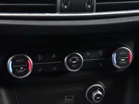 Alfa Romeo Stelvio (2024) thumbnail 19