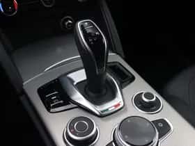 Alfa Romeo Stelvio (2024) thumbnail 20