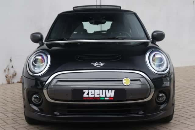 MINI Electric (2021) thumbnail 6