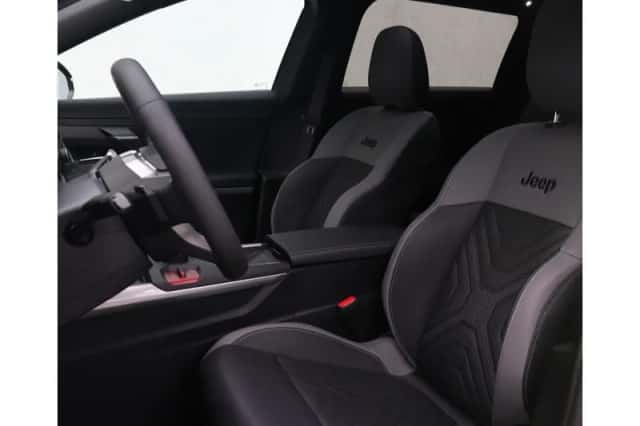 Jeep Compass (2026) thumbnail 3