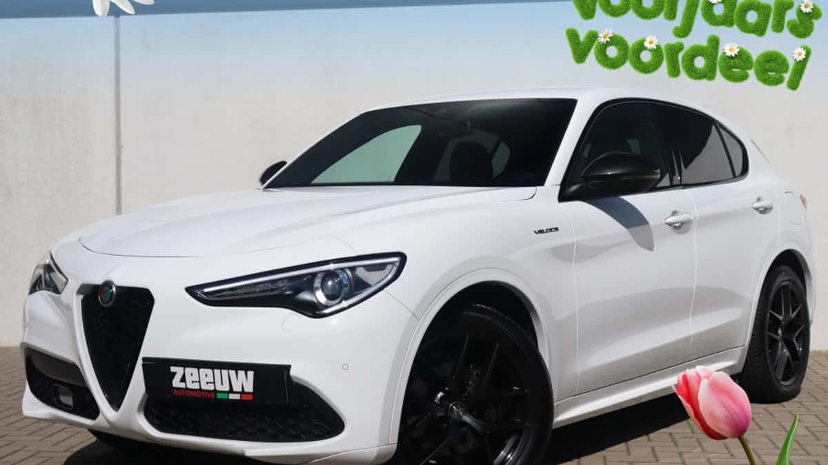 Alfa Romeo Stelvio (2022) — foto 1