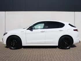 Alfa Romeo Stelvio (2022) thumbnail 7