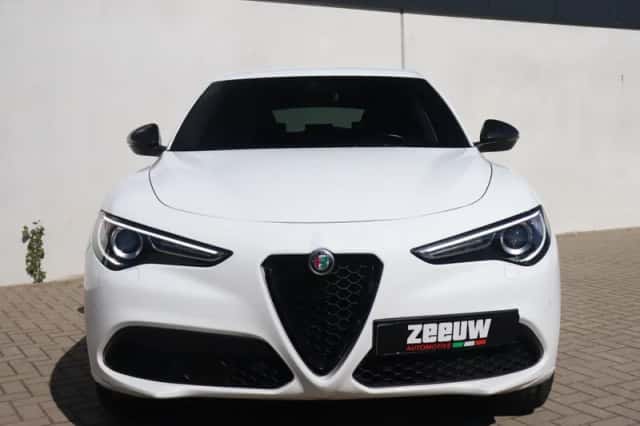 Alfa Romeo Stelvio (2022) thumbnail 6