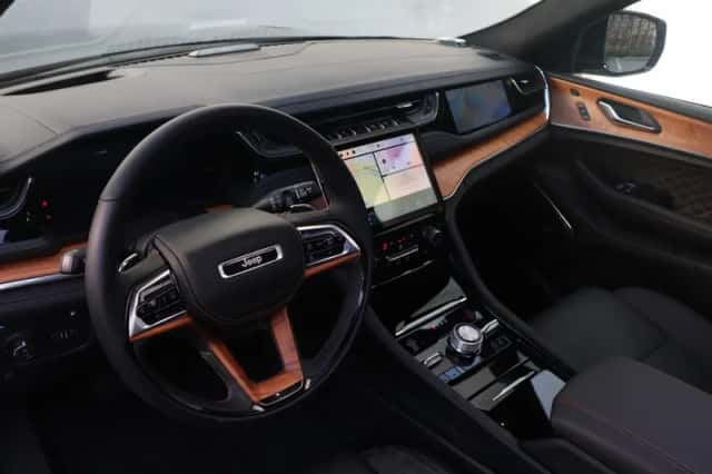 Jeep Grand Cherokee (2025) thumbnail 4