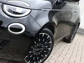 Fiat 500e (2023) thumbnail 4