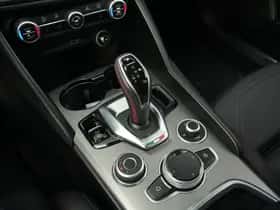 Alfa Romeo Giulia (2023) thumbnail 44