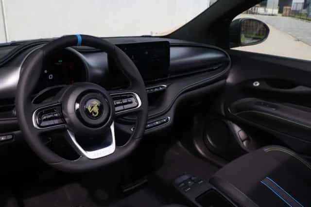 Abarth 500 C (2026) thumbnail 4