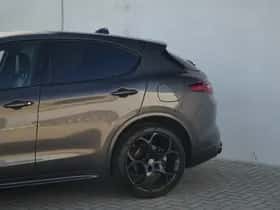 Alfa Romeo Stelvio (2023) thumbnail 13