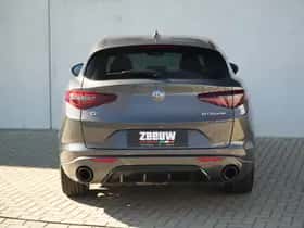 Alfa Romeo Stelvio (2023) thumbnail 16