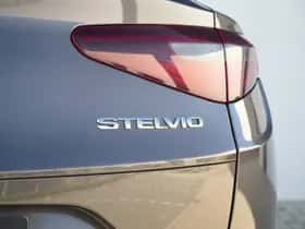 Alfa Romeo Stelvio (2023) thumbnail 17