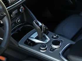 Alfa Romeo Stelvio (2023) thumbnail 18