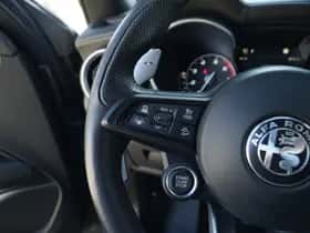 Alfa Romeo Stelvio (2023) thumbnail 22