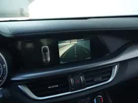 Alfa Romeo Stelvio (2023) thumbnail 25