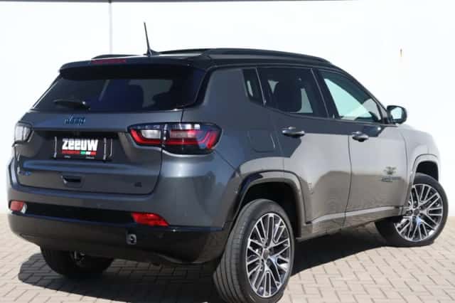 Jeep Compass (2024) thumbnail 2