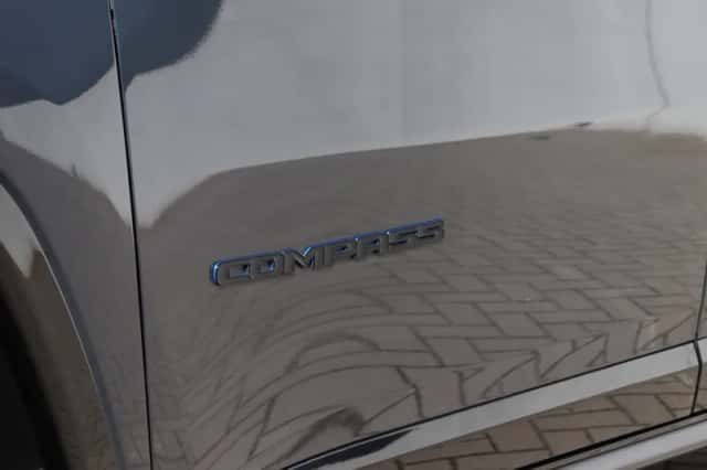 Jeep Compass (2024) thumbnail 5