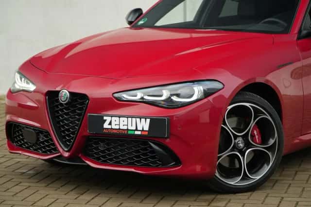 Alfa Romeo Giulia (2023) thumbnail 3