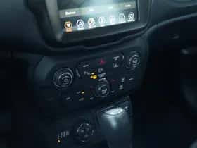 Jeep Renegade (2023) thumbnail 16