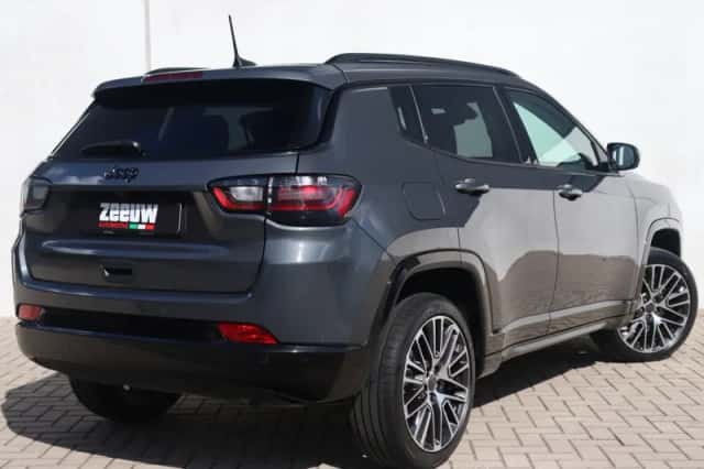 Jeep Compass (2025) thumbnail 2