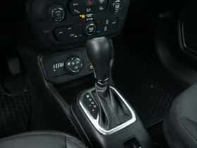 Jeep Renegade (2024) thumbnail 19