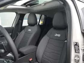 Jeep Avenger (2024) thumbnail 4