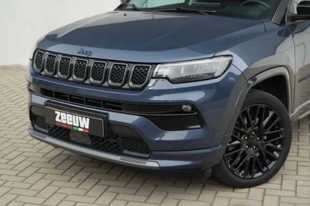 Jeep Compass (2022) thumbnail 2