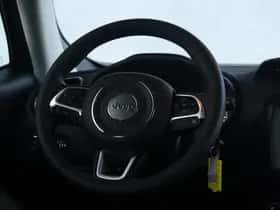 Jeep Renegade (2023) thumbnail 12