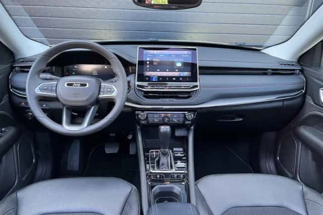 Jeep Compass (2023) thumbnail 2