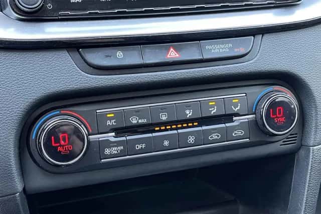 Kia Ceed (2023) thumbnail 4