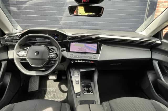 Peugeot 308 (2023) thumbnail 2