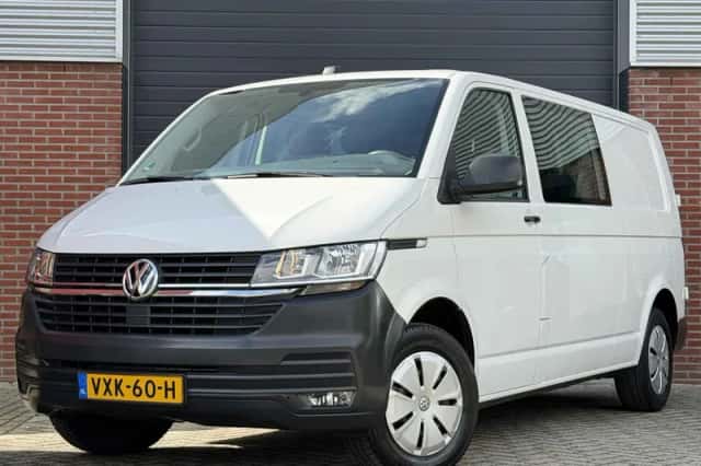 Volkswagen Transporter (2023) thumbnail 1