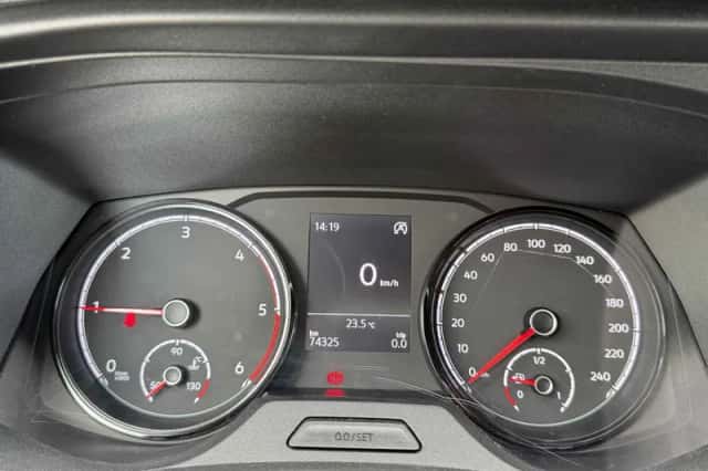 Volkswagen Transporter (2023) thumbnail 3