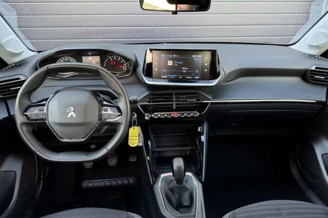 Peugeot 208 (2022) thumbnail 2