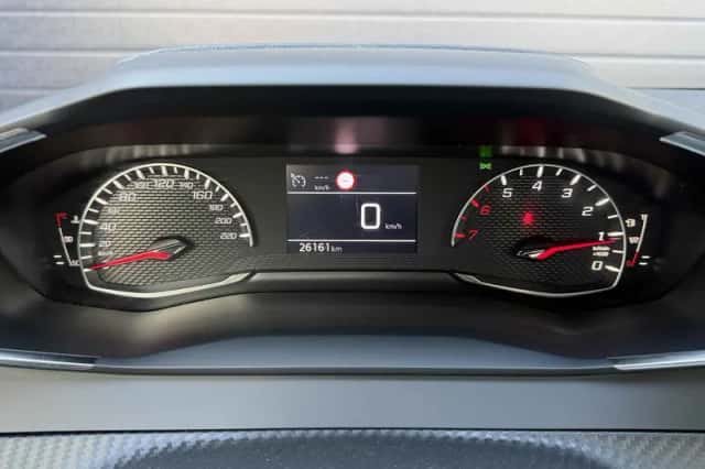 Peugeot 208 (2022) thumbnail 3