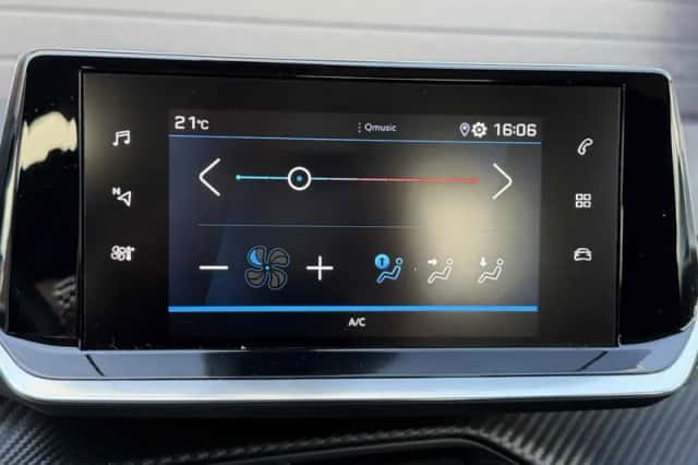 Peugeot 208 (2022) thumbnail 4