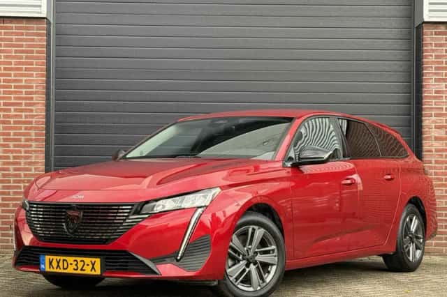 Peugeot 308 (2024) thumbnail 1