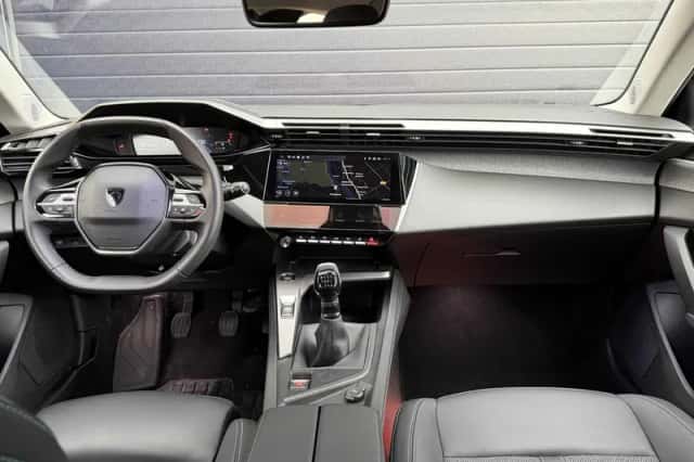 Peugeot 308 (2024) thumbnail 2