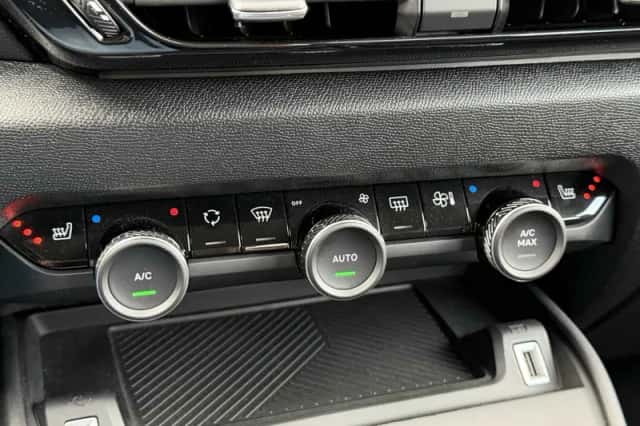 Citroën C4 (2022) thumbnail 4
