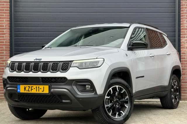 Jeep Compass (2023) thumbnail 1