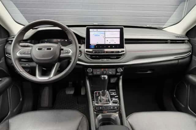 Jeep Compass (2023) thumbnail 2